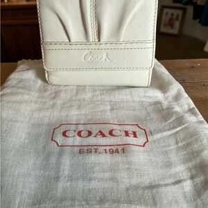 Coach Vintage Pleated Wallet with Dustbag